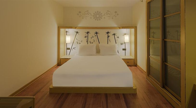 SiAM ELEGANCE HOTEL & SPA